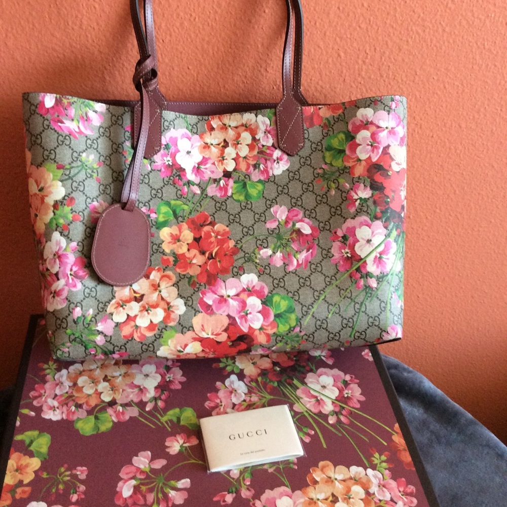 Gorgeous NWT Gucci tote bag